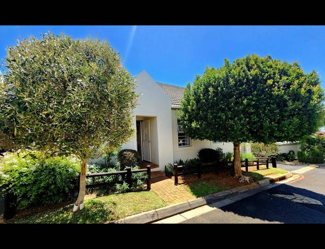 2 BEDROOM TOWNHOUSE FOR SALE IN AURORA